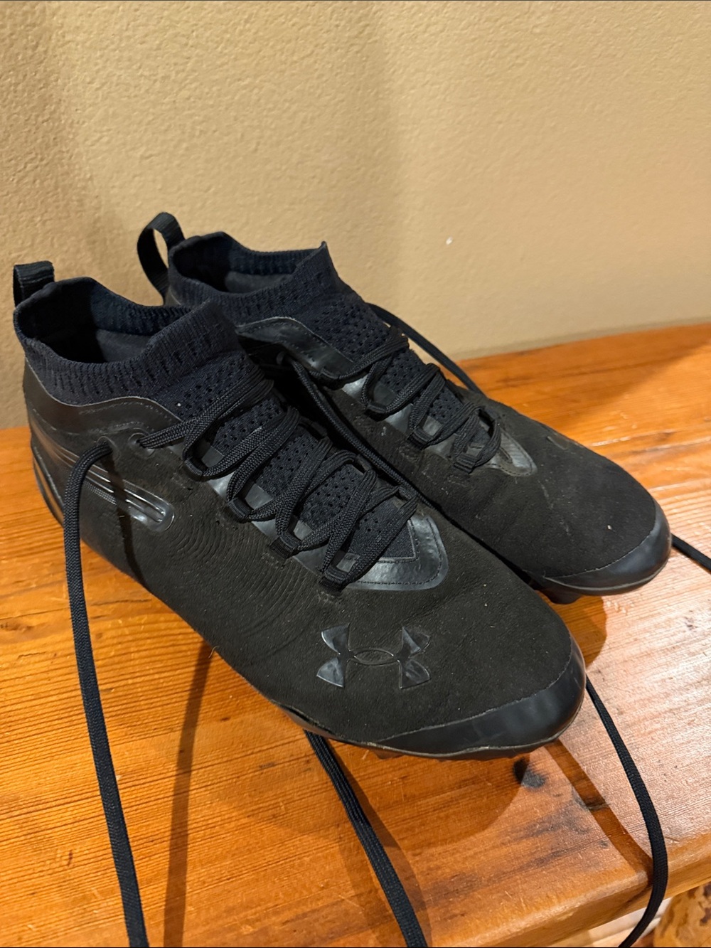 Under Armour Men's Black Athletic Shoes
